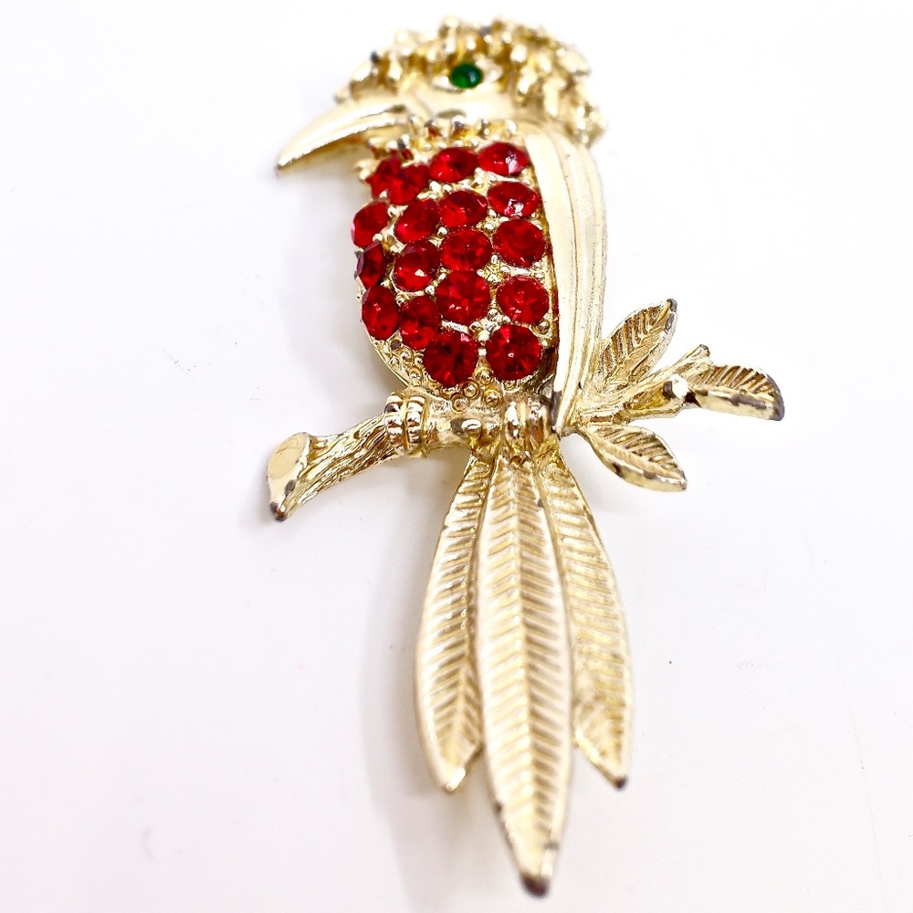 VINTAGE~red bird~CRYSTAL SILVER/GOLD BROOCH PIN